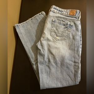 Light wash Boyfriend Jean